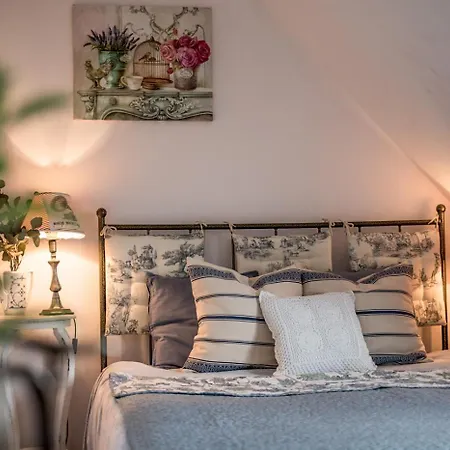 Bed & Breakfast Dom Pod Skrzydlami Gawliki Wielkie