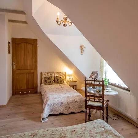 Dom Pod Skrzydlami Bed & Breakfast *