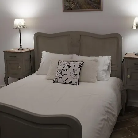 Dom Pod Skrzydlami Bed & Breakfast *