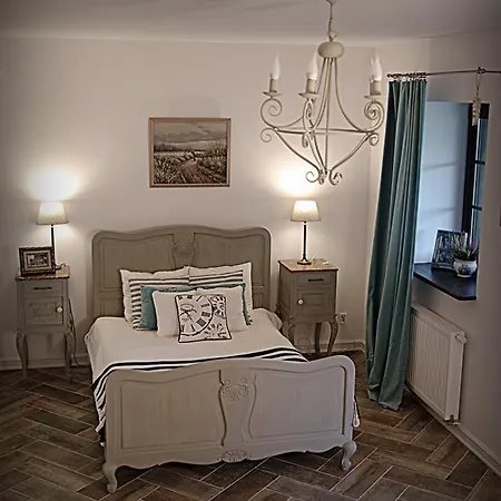 Dom Pod Skrzydlami Bed & Breakfast 3*